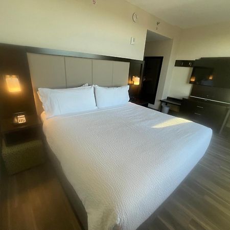 Holiday Inn Express Long Island City E - New York By Ihg Exteriör bild