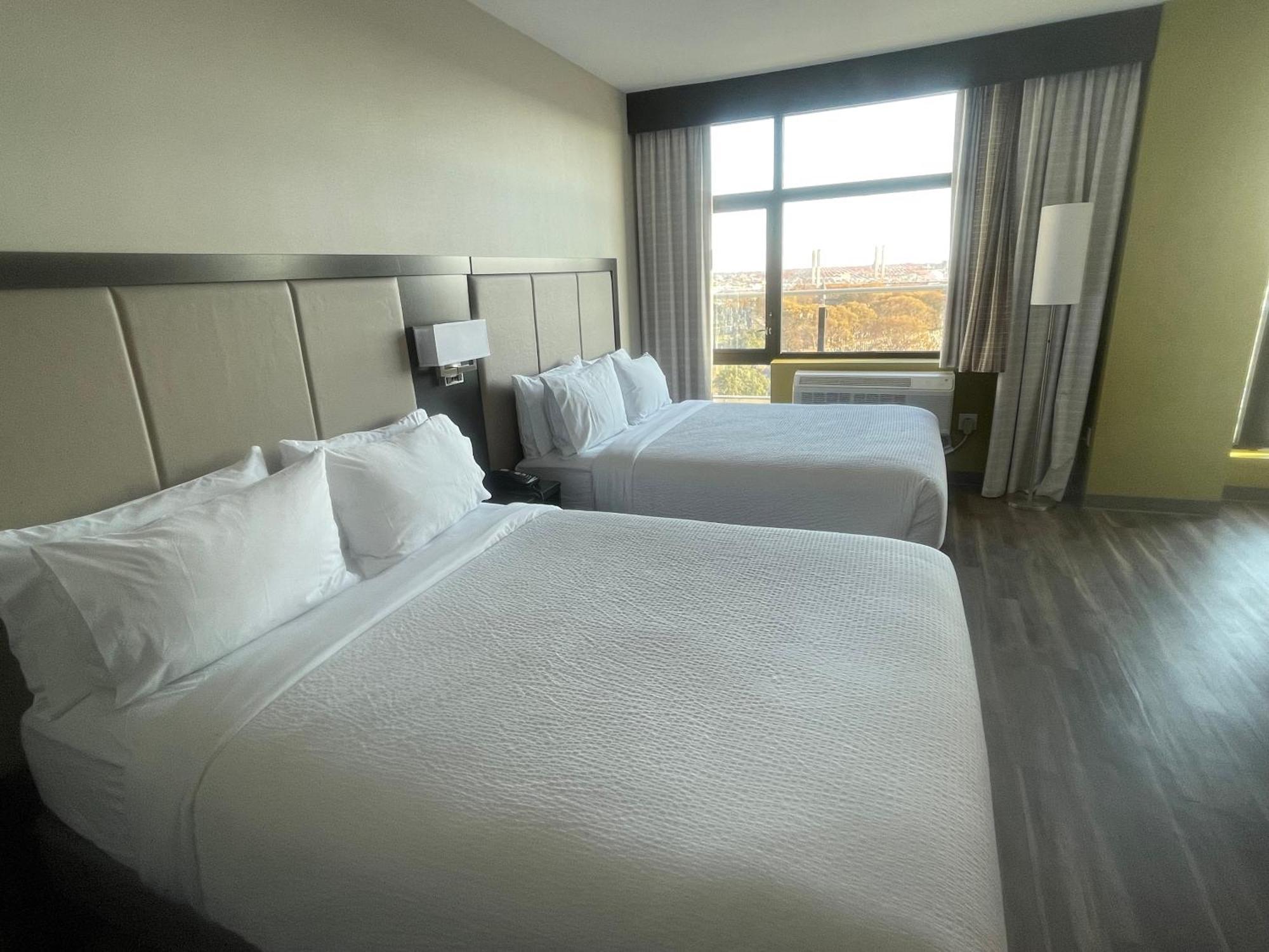 Holiday Inn Express Long Island City E - New York By Ihg Exteriör bild