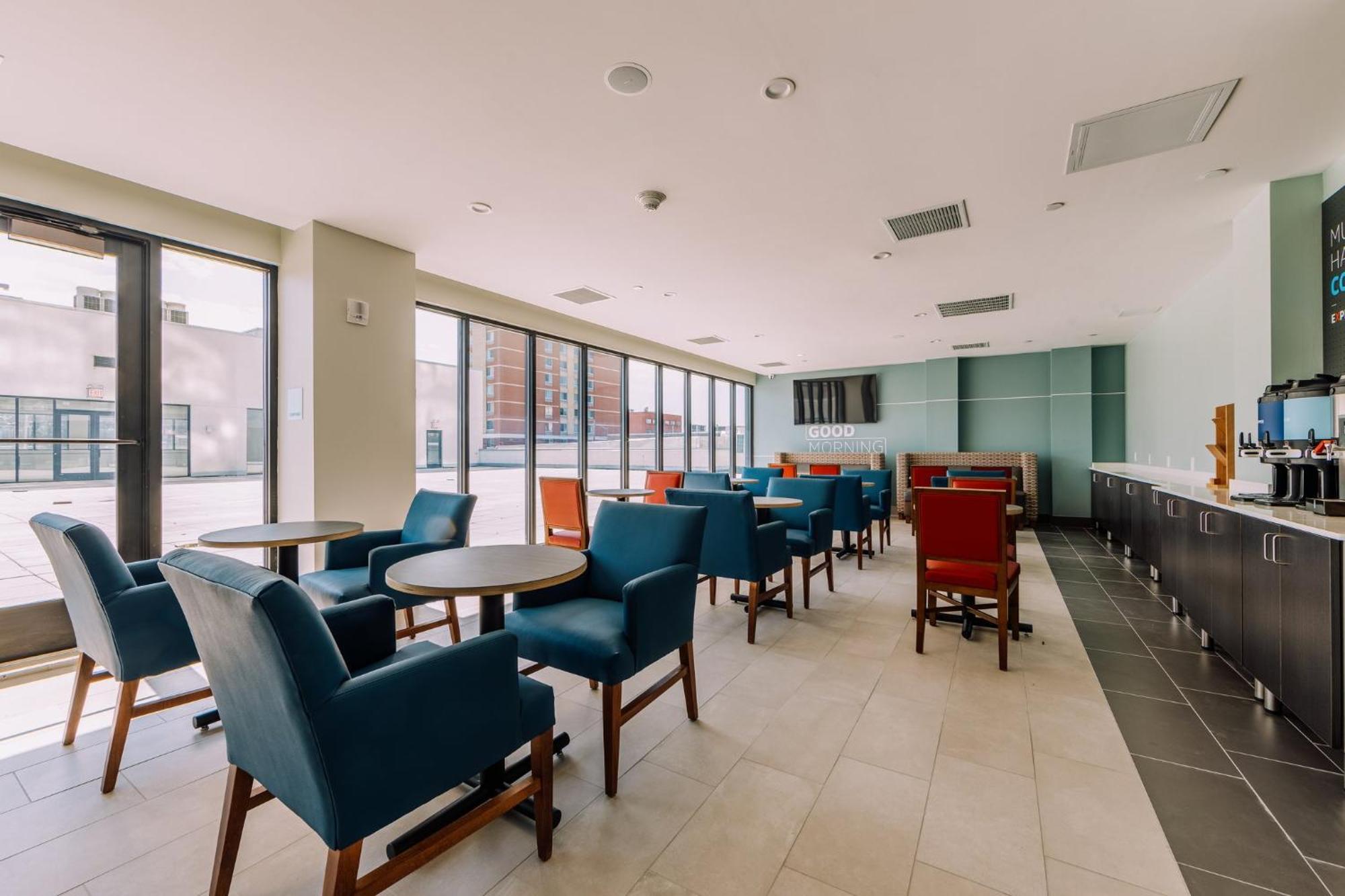 Holiday Inn Express Long Island City E - New York By Ihg Exteriör bild