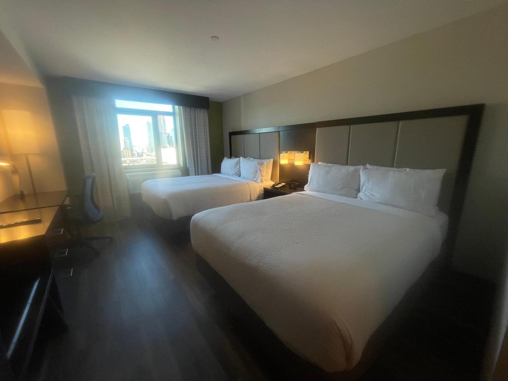 Holiday Inn Express Long Island City E - New York By Ihg Exteriör bild
