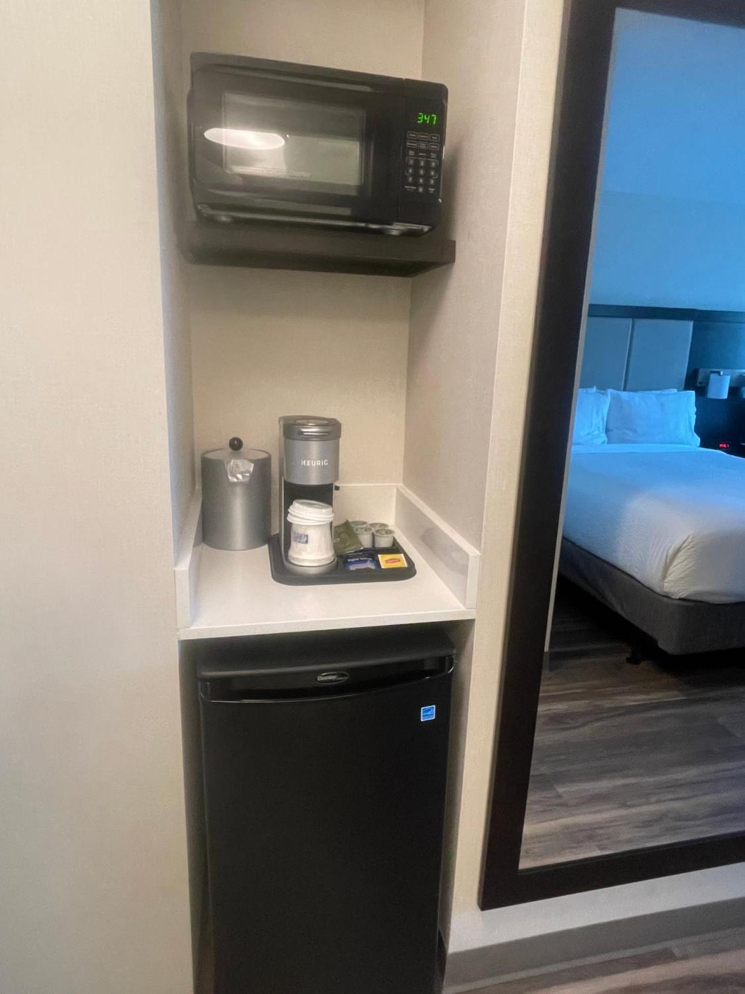 Holiday Inn Express Long Island City E - New York By Ihg Exteriör bild